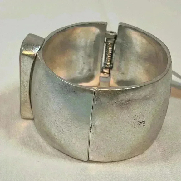 THE SAK SILVER TONED BRACELET‎ GOLD ACCENT HINGED CUFF DISTRESSED NWT - Picture 2 of 10
